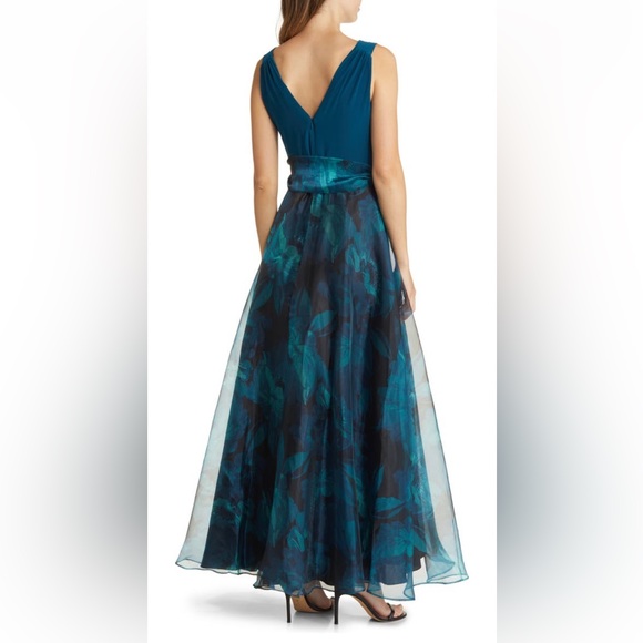 Eliza J, Mixed media sleeveless A line gown, size 14, like new - Picture 2 of 8